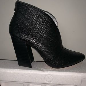 Vince camuto Steebera booties